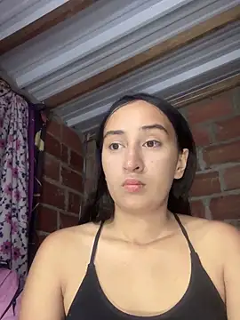 Webcam Model (RAKEL37)  is live.Free join now!