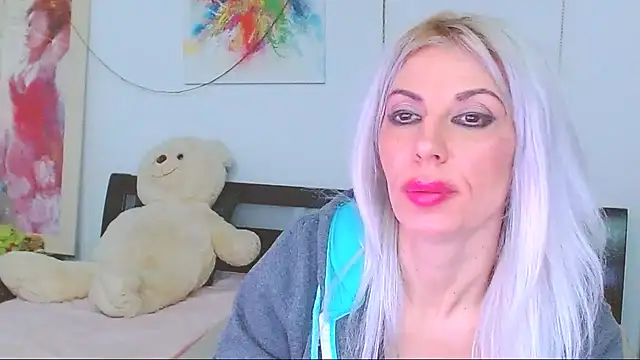 honeylara - HoneyLara's free webcam - UK Sex Cams