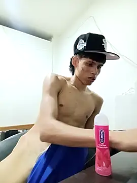 mazo18 Live Webcam on Stripchat