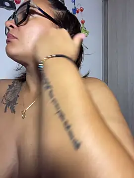 Webcam Model (keirabbw)  is live.Free join now!