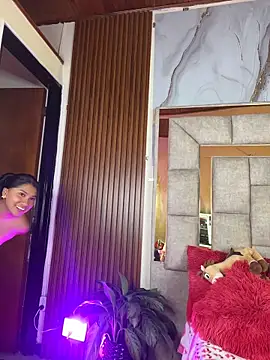 Webcam Model (LinnaGardenia)  is live.Free join now!