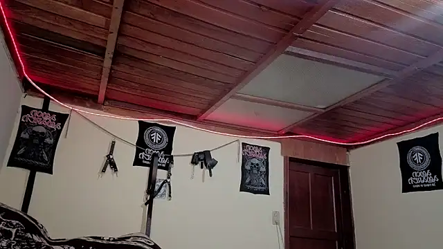 freyaa_sorcerees Live Webcam on Stripchat