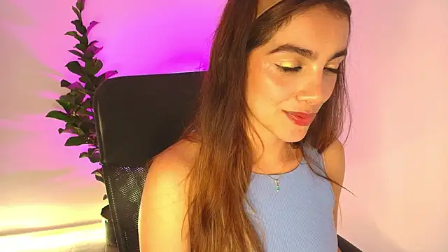 julieta-8 - Julieta-8's free webcam