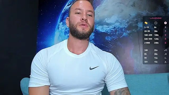 delessandro_worl... Live Webcam on Stripchat