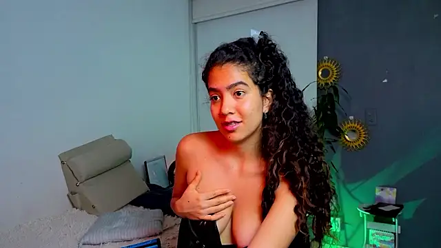 maithe_perroni - Maithe_Perroni's free webcam