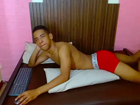 luigi_ferrer - Luigi_Ferrer's free webcam - UK Sex Cams