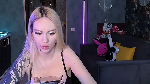 blckmirrorr - Blckmirrorr's free webcam