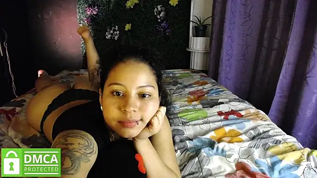 mr_mrscurie - Mr_MrsCurie's free webcam