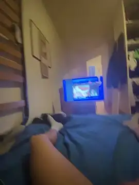 leh31l (M twink) - J’enlève le pantalon