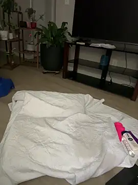 Webcam Model (Juicystorm)  is live.Free join now!