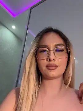 mollyxxx - Mollyxxx's free webcam - UK Sex Cams