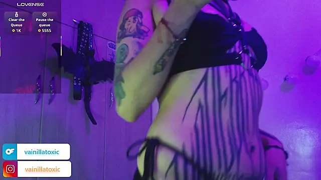 vainilla_doll - Vainilla_doll's free webcam - UK Sex Cams