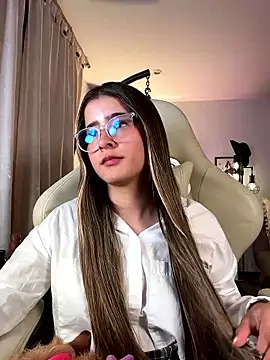 stormiie777 - Stormiie777's free webcam - UK Sex Cams