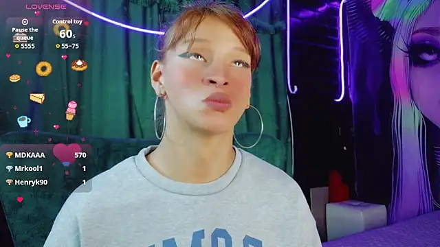 summer_xo - Summer_XO's free webcam