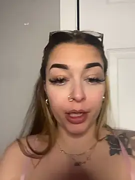 Webcam Model (angelbabyxoxo69)  is live.Free join now!