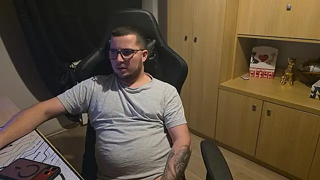 kevinnlovelly (M young) - Who wanna have some fun?