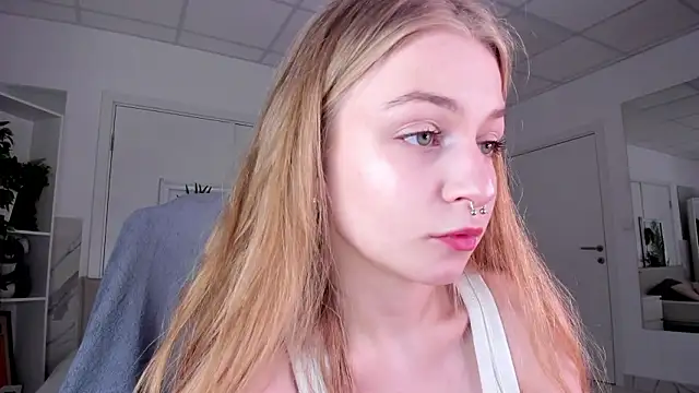 miamews - MiaMews's free webcam