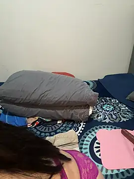 Webcam Model (MileyGia)  is live.Free join now!