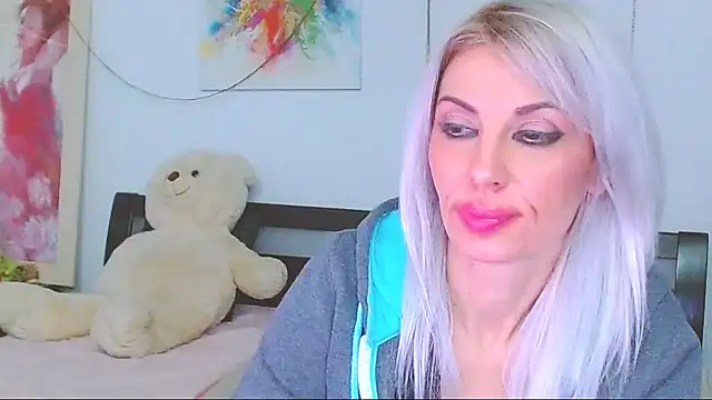 honeylara - HoneyLara's free webcam