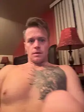 dilfiguess1 (Ask my age) - Naked/Gush on