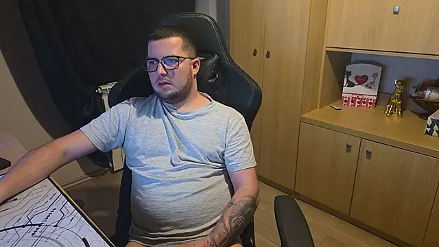 kevinnlovelly (M young) - Who wanna have some fun?