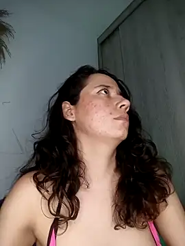 Webcam Model (lovely_kitt)  is live.Free join now!