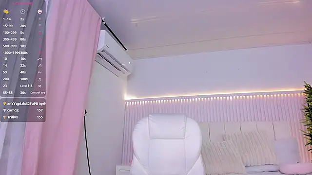 alissa_piee (F young) - glass dildo + oil