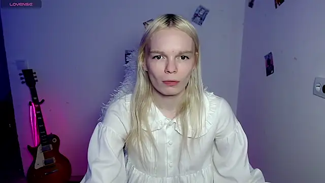 emily_nyaffee (T young) - cum show