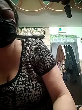 Webcam Model (thehotlady)  is live.Free join now!