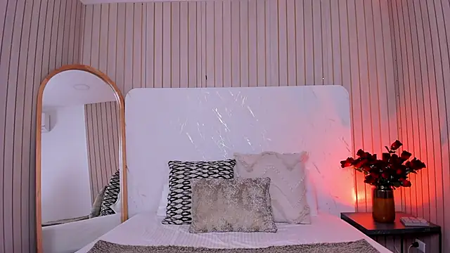 emelyparker - EmelyParker's free webcam - UK Sex Cams