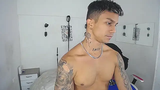 leonard_price - Leonard_Price's free webcam