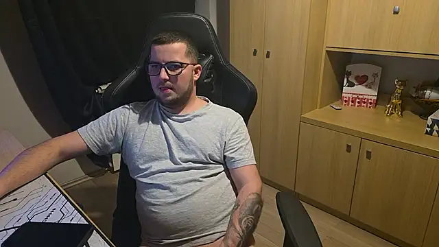 kevinnlovelly (M young) - Who wanna have some fun?