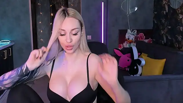 blckmirrorr - Blckmirrorr's free webcam