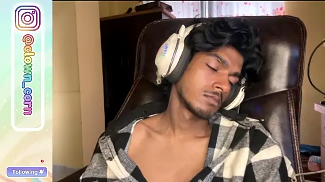 ravenkisses (M twink) - ass flashoffs