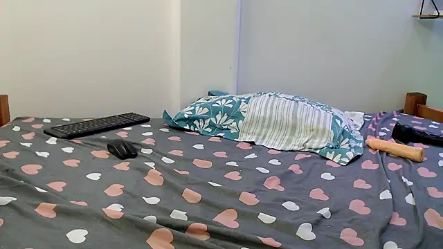 evaleribigtits18 - Evaleribigtits18's free webcam