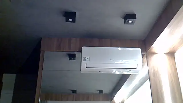 skinnykitten - SkinnyKitten's free webcam - UK Sex Cams