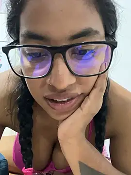 vanessarios01 - Vanessarios01's free webcam