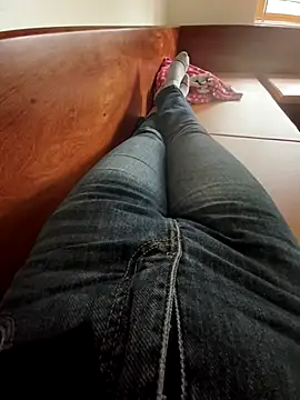 lili_2love - Lili_2love's free webcam