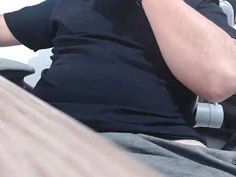 poneihetero (M young) - aberto a parceira de show em CWB - PR