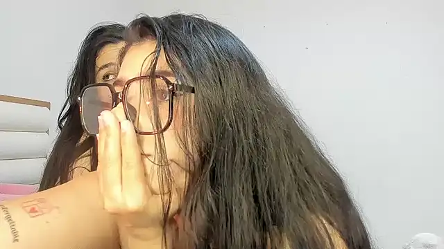 sweet_and_rous0 - Sweet_and_Rous0's free webcam