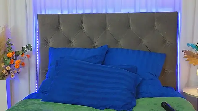 ariana_petite - Ariana_Petite's free webcam