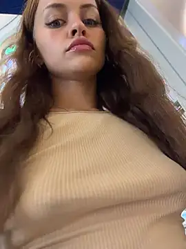 angelinateller (F young) - Show tits stranger🥰