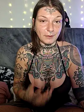 lizzardqueeen - Lizzardqueeen's free webcam