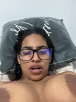 vanessarios01 - Vanessarios01's free webcam