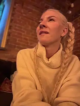 NewLale Live Webcam on Stripchat