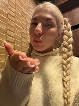 newlale (G young) - Show boobs