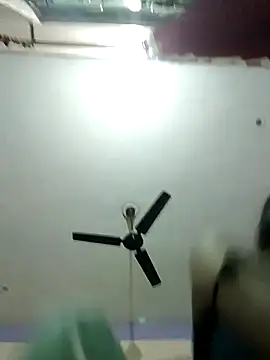 Webcam Model (Maahi-Queen)  is live.Free join now!