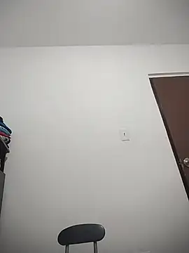 Webcam Model (Nini_Love_)  is live.Free join now!