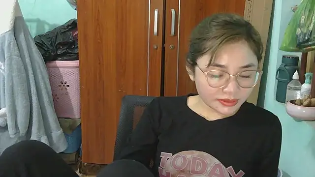 uhem112 - Uhem112's free webcam