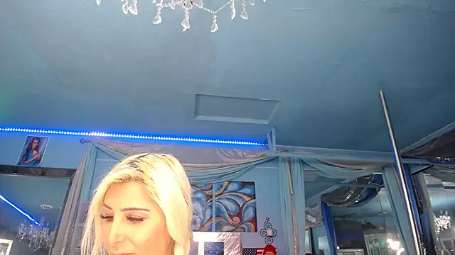 adrianna_fox - ADRIANNA_FOX's free webcam